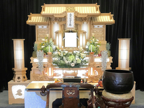 姫路名古山葬祭式場 祭壇